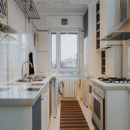Seaside Colorful Flat - Location * Nazare