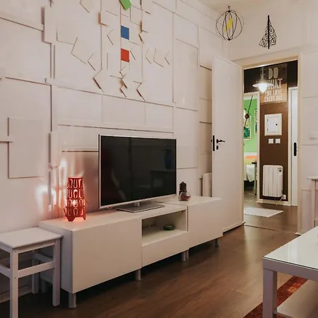 Seaside Colorful Flat - Location Apartment