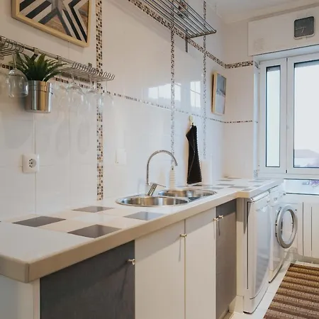Seaside Colorful Flat - Location * Nazare
